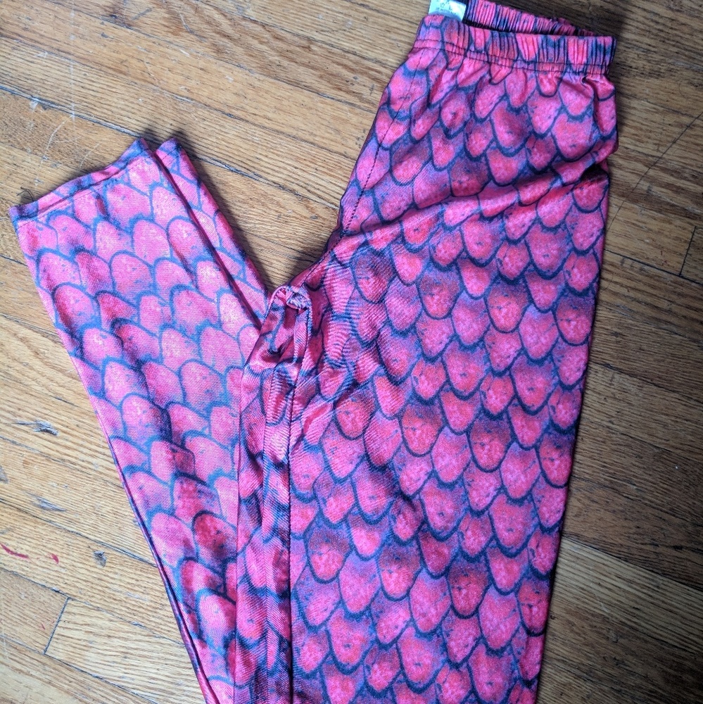 Dragon scale leggings